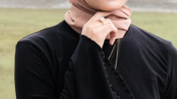 Berbusana Muslim dan Muslimah : Aurat, Jilbab, Busana Muslim, Dalil, dan Prilaku Berbusana Muslim dan Muslimah : Aurat, Jilbab, Busana Muslim, Dalil, dan Prilaku
