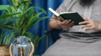 Surah al-Qaṣaṣ Ayat 79-82 : Bacaan, Terjemah, Mufradat dan Isi Kandungan
