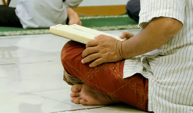 Surat Al Anfal Ayat 72, Bacaan, Arti Perkata (Mufrodat), Terjemahan, Kandungan dan Tafsir